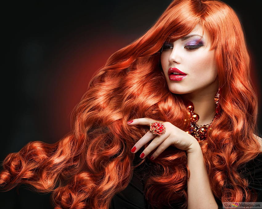Desain rambut glamor wanita berpose dengan gaya rambut cantik dan pemilihan warna cantik, potongan rambut wanita Wallpaper HD