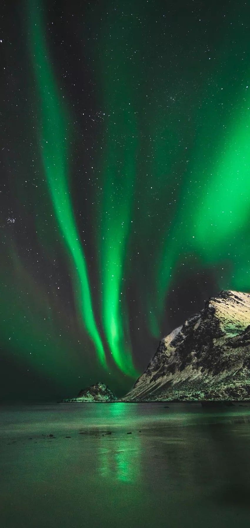 Lugares mágicos para ver Auroras jiangchenqu ￼ 1/5 Fairbanks, Alasca Localizado a apenas dois graus abaixo do Ártico, perto do aeroporto internacional e perto de… Papel de parede de celular HD