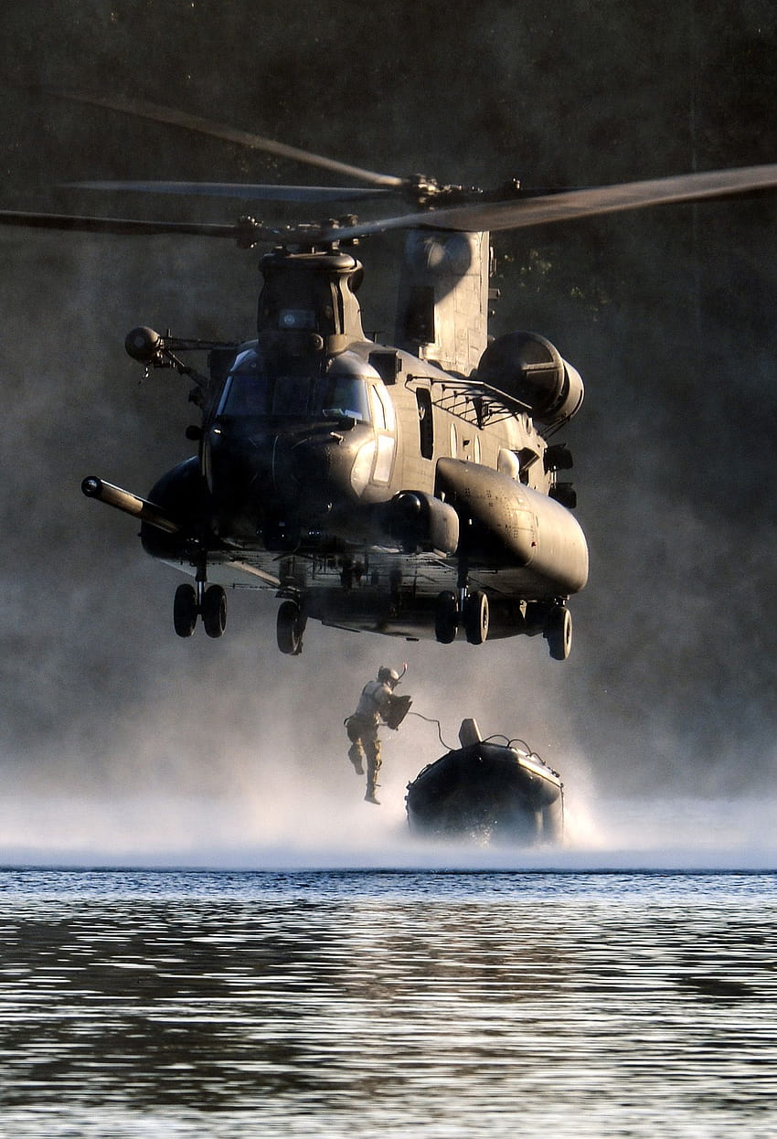 Táticas especiais Aviadores e soldados praticam inserções anfíbias, extrações > Força Aérea dos EUA > Exibição de artigos, helicópteros das forças especiais Papel de parede de celular HD