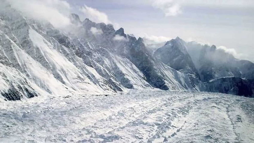 Четирима индийски войници, двама цивилни, убити в лавина Сиачен, ледник Сиачен HD тапет
