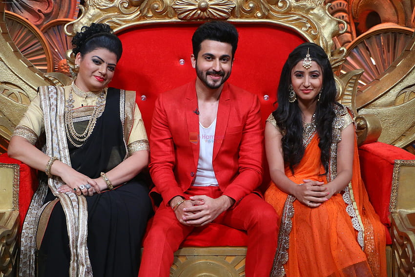 Prachee Pathak, Dheeraj Dhoopar and Sana Amin Sheikh on Comedy Nights Bachao / Television Events HD wallpaper