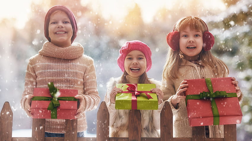 Little girls Boys Smile happy Children 2560x1440, girl and boy in winter HD wallpaper