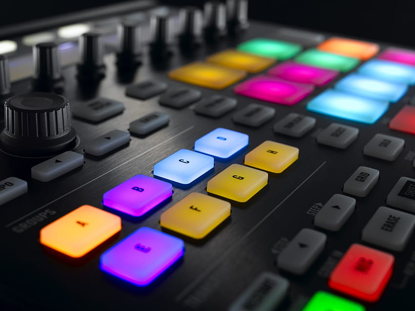 Native Instruments MASCHINE Mk2 & Version 1.8 major overhaul with new updates to hardware and software + MASSIVE HD wallpaper