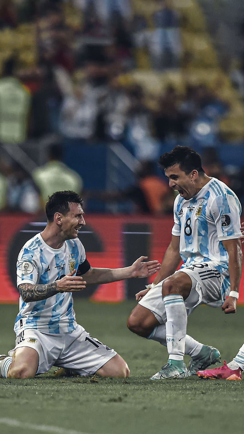„Es ist falsch, aber nicht so falsch“: Ehefrau bestätigt, dass Marcos Acuna seinen Telefonhintergrund von seinen Kindern zu einem Schnappschuss von ihm und Messi beim Gewinn der Copa America geändert hat HD-Handy-Hintergrundbild