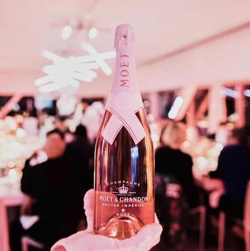 Perfect limited edition gift set for the holidays! MOËT & CHANDON NECTAR IMPÉRIAL ROSÉ BY VIRGIL ABLOH., moet chandon HD phone wallpaper