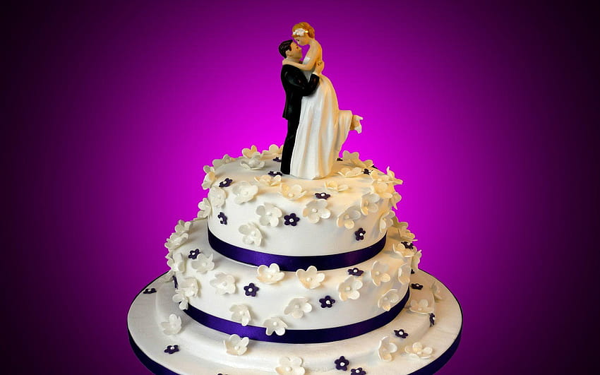 Gâteau d'anniversaire de mariage heureux avec des bougies Mariage heureux, joyeux anniversaire de mariage Fond d'écran HD