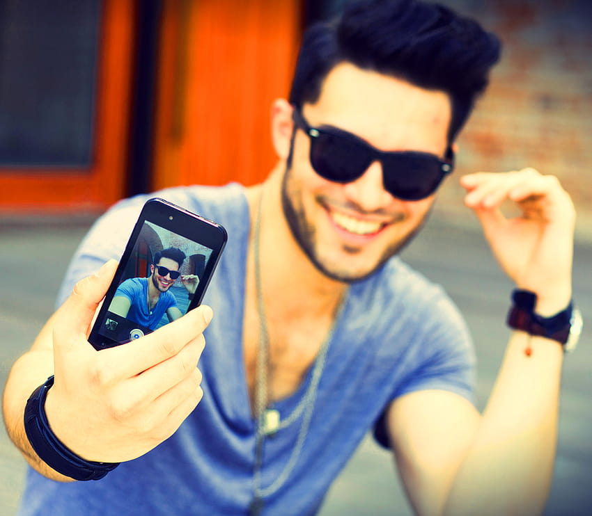 62 Best Selfie Poses For Guys To Copy Right Now! – Fashion Hombre