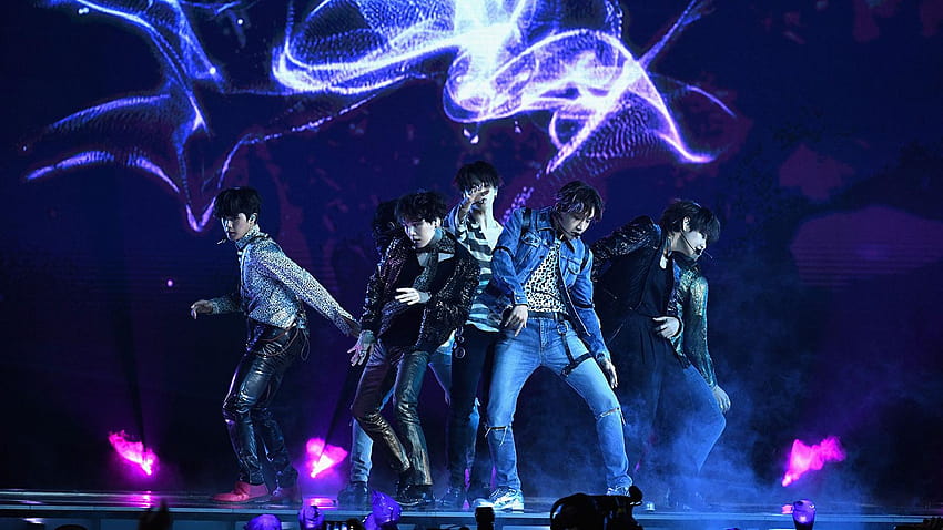 Who Is BTS and Why Are They Taking Over the Pop Music World, bts concert HD wallpaper
