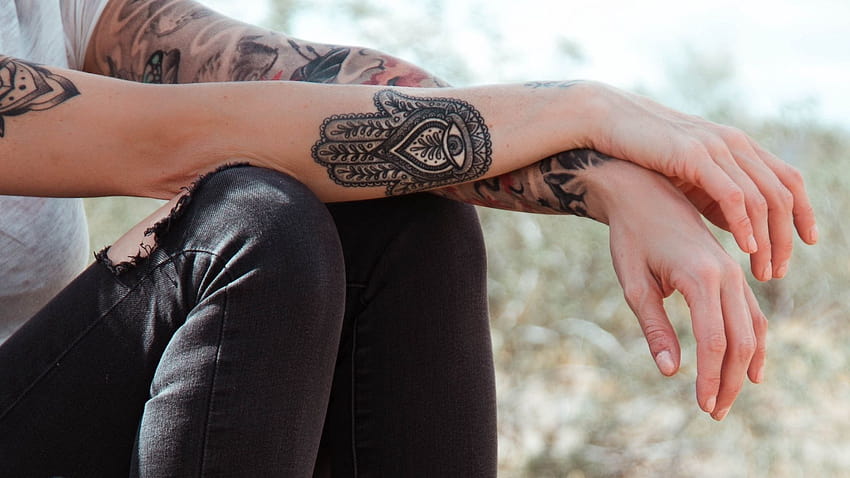 Pretty Hand Tattoos 35 Inspiring Ideas Unisex Edition  InkMatch