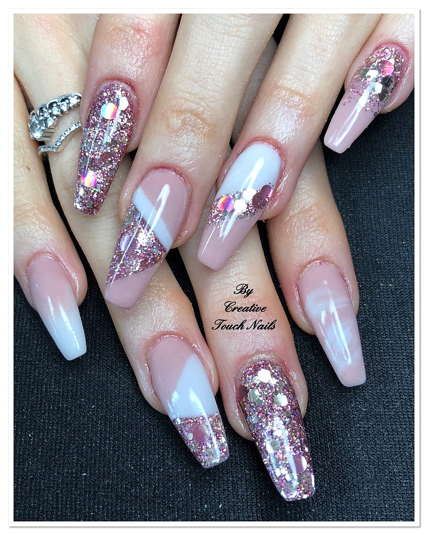 Such a creative classic look of pink white and rose gold acrylic nails ...