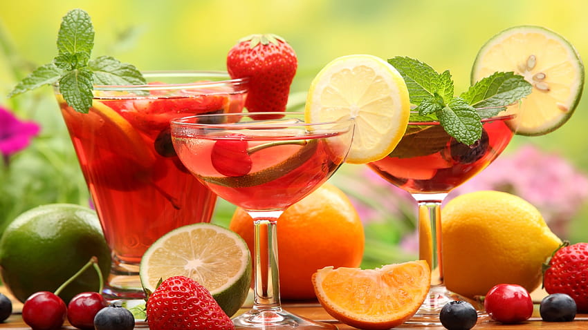 Fruit drinks, glass cups, strawberry, lemon, lime, orange, cherries 3840x2160 U, strawberry cocktail HD wallpaper