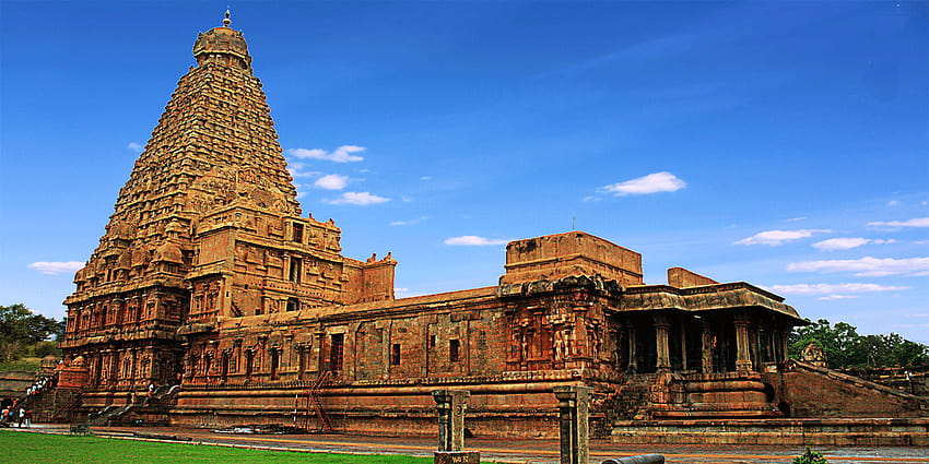 The mystery of European head on the tower of Big temple, Thanjavur, brihadeeswara temple HD wallpaper