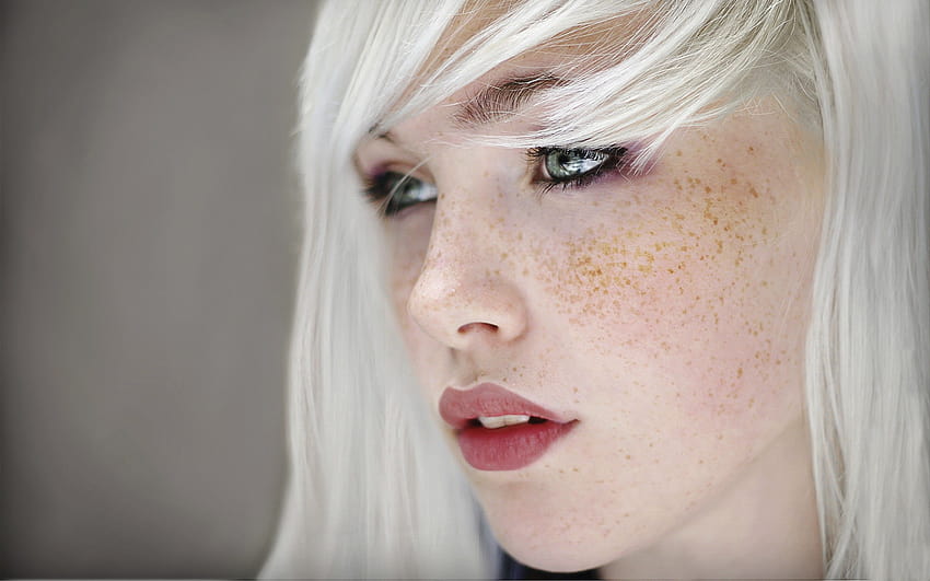 Alison Marguerite na portrecie, białe blond włosy Tapeta HD