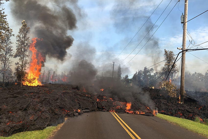 Hawaii volcano eruption 2018: Kilauea is spewing lava and toxic gas HD wallpaper