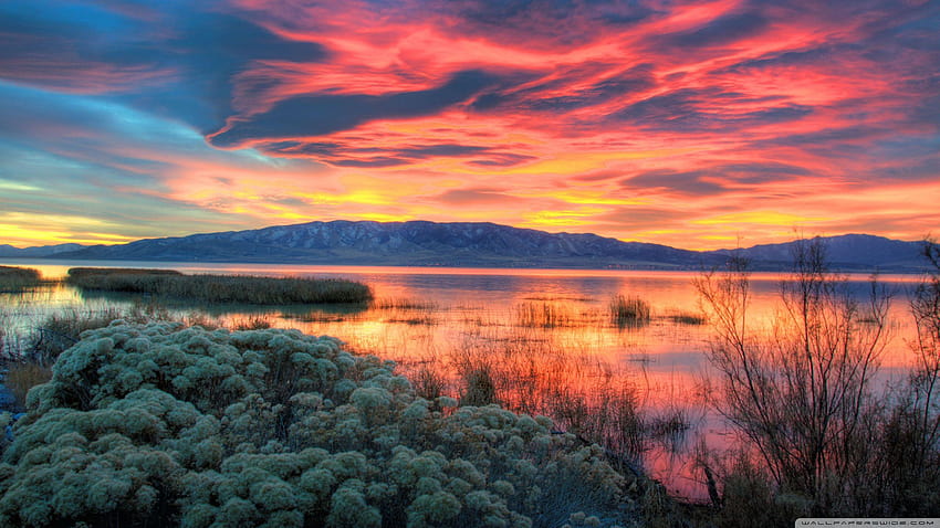Puesta de sol ardiente sobre el lago Utah ❤ para Ultra fondo de pantalla