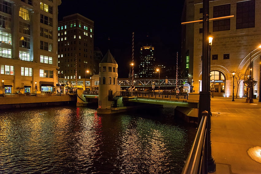 미국 주택 강 다리 밤 가로등 Canal Milwaukee, milwaukee city HD 월페이퍼