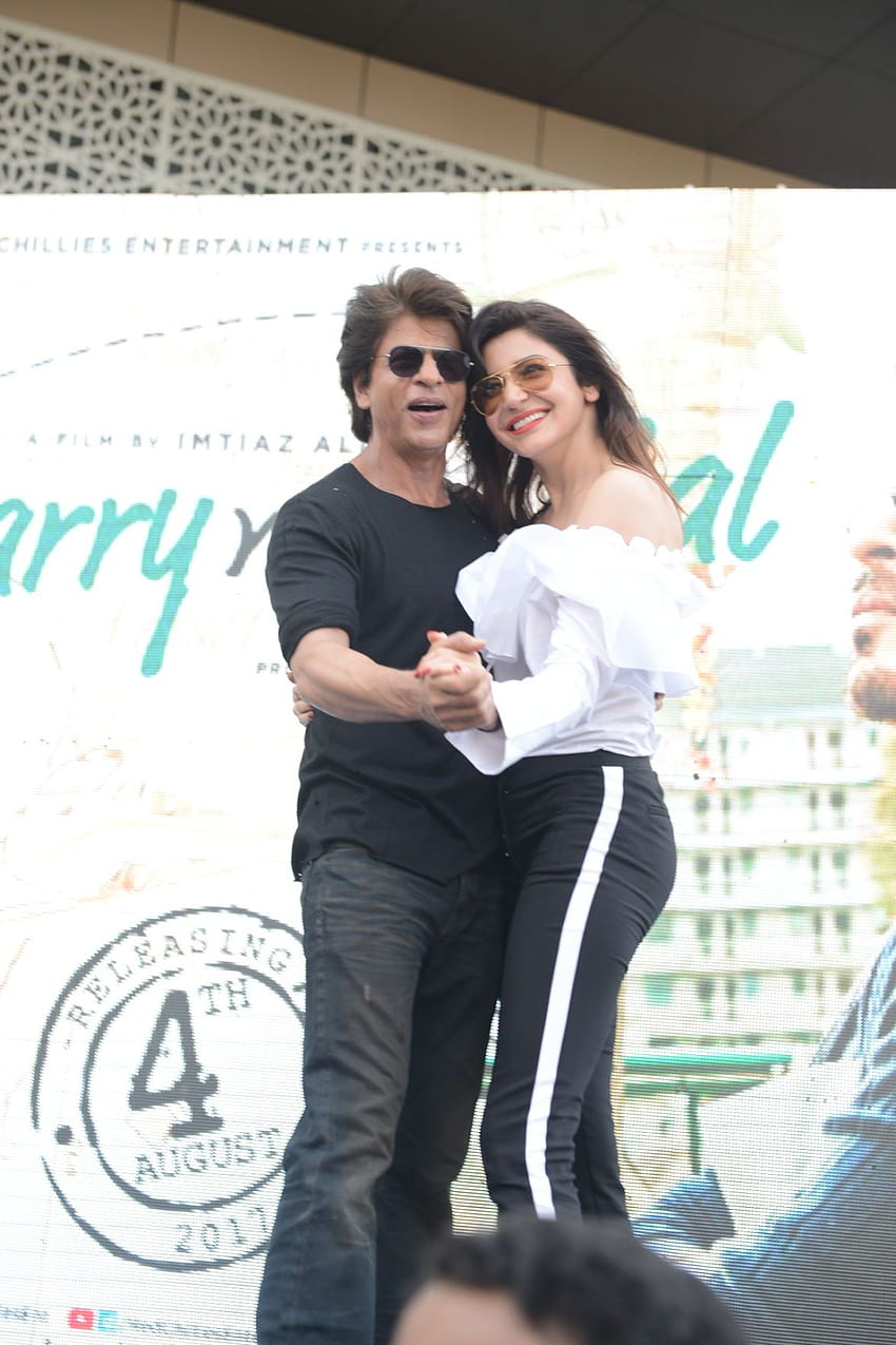Shah Rukh Khan, Anushka Sharma promocionan 'Jab Harry Met Sejal' en Delhi fondo de pantalla del teléfono