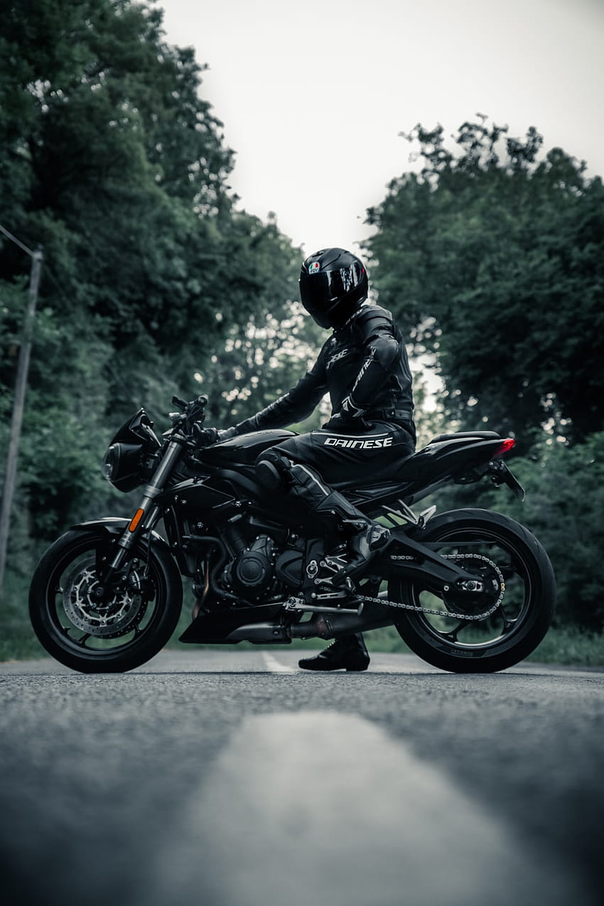 50 Biker [HQ], stylowa motocyklistka Tapeta na telefon HD