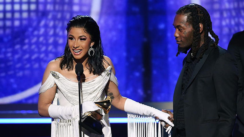 Offset Showers Cardi B With Kisses Onstage As She Wins Big At Grammy, cardi b and offset HD wallpaper