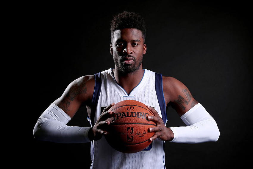 Wes Matthews' toughest opponent this season is his own body, wesley matthews HD wallpaper