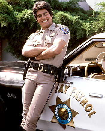 Back on patrol! ‘CHiPS’ star Erik Estrada becomes real, chips ponch and