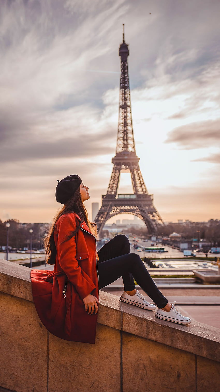 Girl in Paris Near Eiffel Tower graphy, สาวปารีส วอลล์เปเปอร์โทรศัพท์ HD