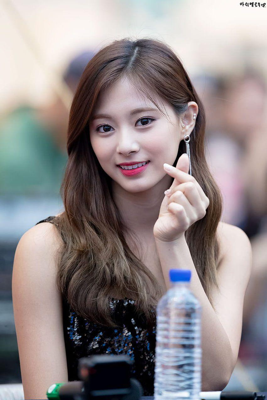 You'll Believe TWICE's Tzuyu Invented Visuals After Seeing These HD phone wallpaper