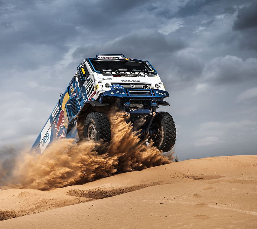 Rally Dakar Kamaz Truck for HTC One S HD wallpaper