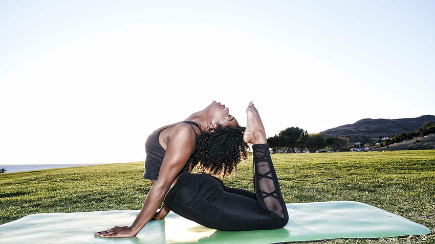 Para Saudari Ini Membuat Tikar Yoga Hitam Tanpa Maaf Untuk Membuat “Kami, wanita yoga hitam Wallpaper HD
