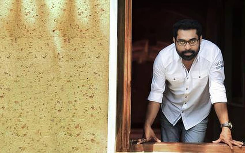Suraj Venjaramoodu sets a new high with the role of a septuagenarian in his latest film 'Android Kunjappan Ver. 5.25' HD wallpaper