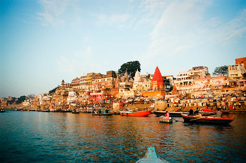 파일:Ganges River bank in Varanasi.jpg, 강가를 찾는 카아시 HD 월페이퍼