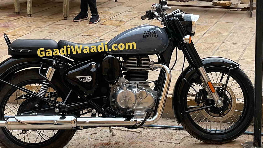 Bottle Green and Army Grey 2022 Royal Enfield Classic 350 Spotted, re classic 350 2022 model HD wallpaper
