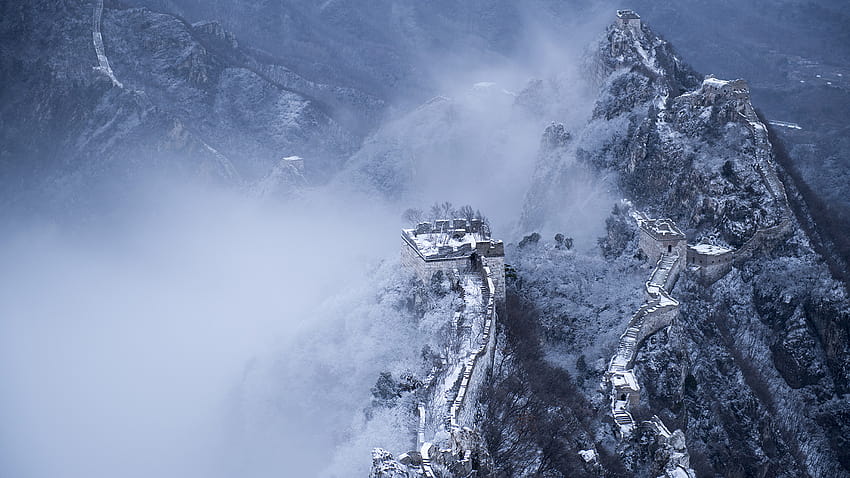 Magnificent Jiankou Great Wall in Beijing covered with snow, chinese winter HD wallpaper