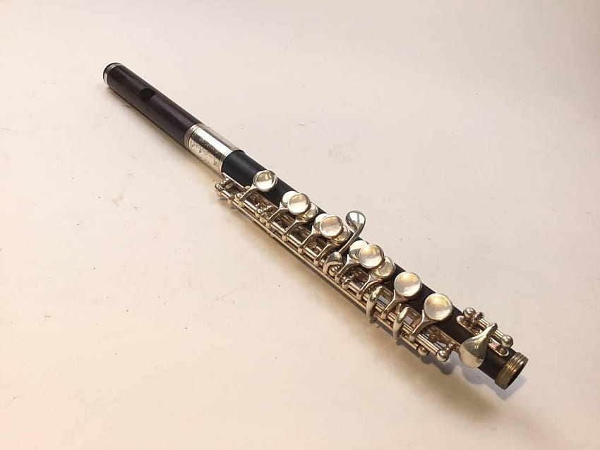Used Gemeinhardt Wood Piccolo Flute, piccolo instrument HD wallpaper