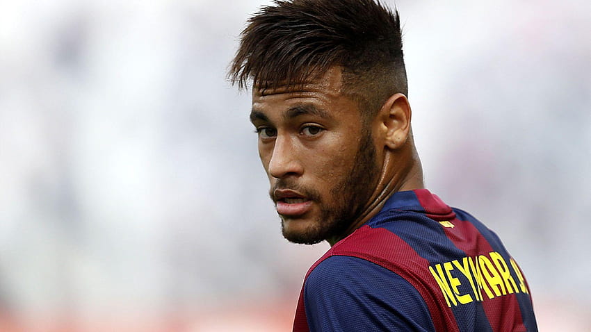 Neymar keeps silence on return to Barcelona