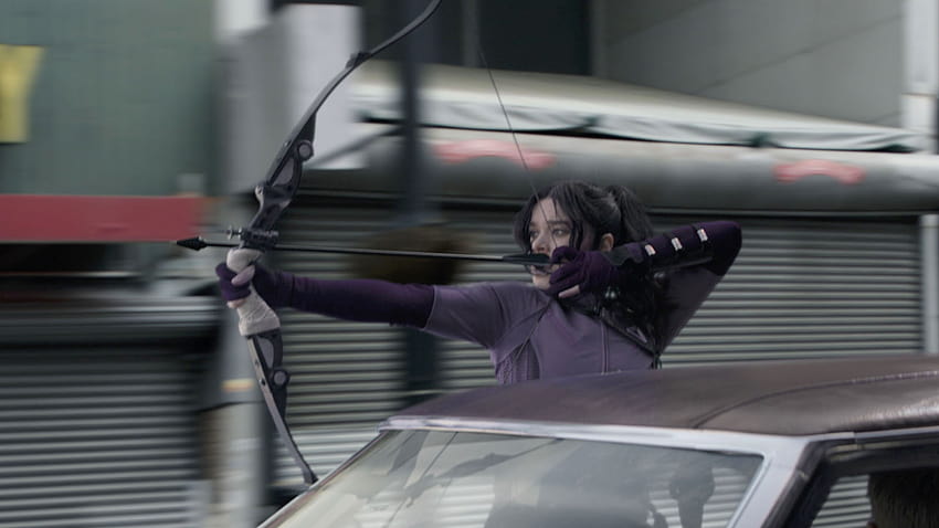 Hawkeye ': Yelena fait ses débuts et dans la séquence de poursuite en voiture, arc et flèche de Kate Bishop Fond d'écran HD
