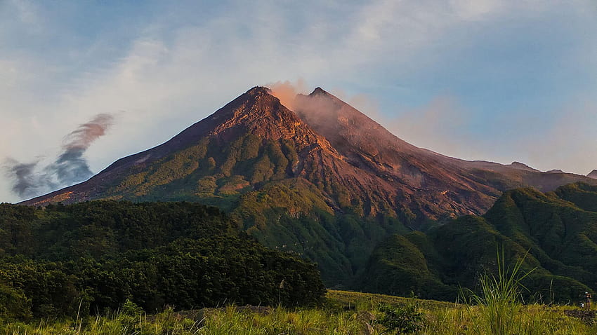 Топ 10 на най-опасните вулкани в света, планината Мерапи HD тапет