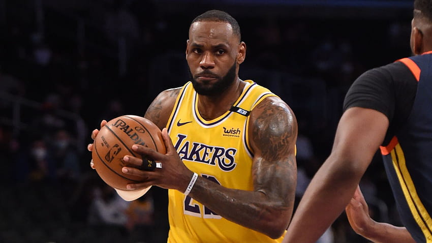 LeBron James' miracle three wins Lakers playoff spot after thrilling contest against Steph Curry and Warriors HD wallpaper