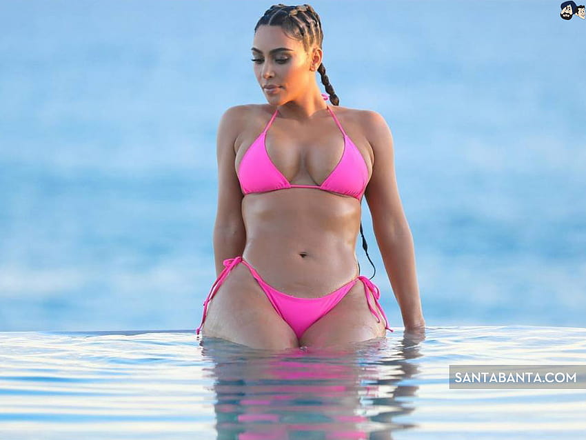 Kim Kardashian sembra un'acqua Sfondo HD