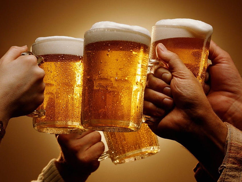 Drinking Cheers, día internacional de la cerveza fondo de pantalla