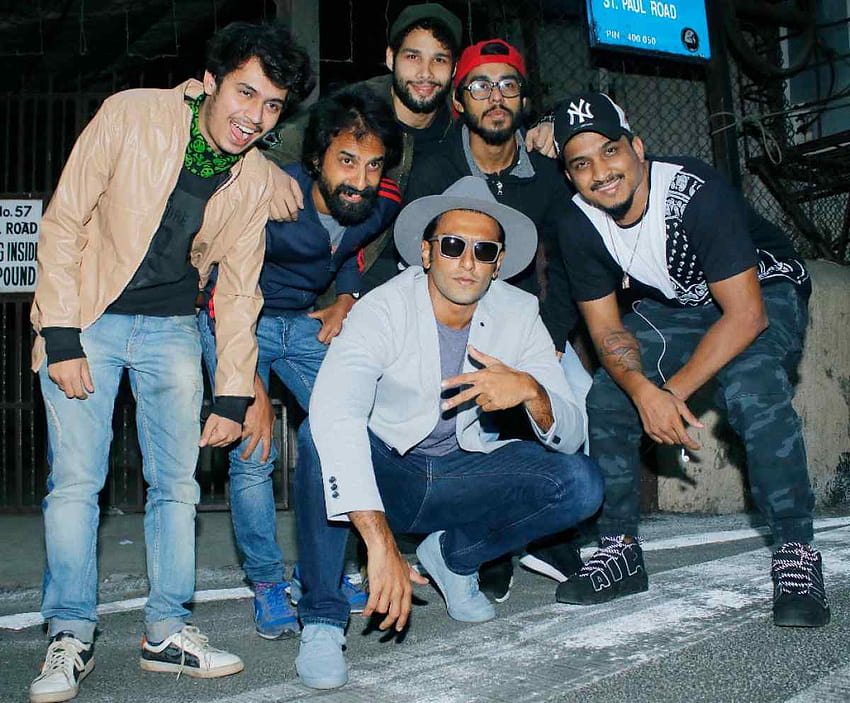 Ranveer Singh ist jetzt in der Gully Gang, gesichtet mit Rapper Divine, Vivian Fernandes Divine HD-Hintergrundbild