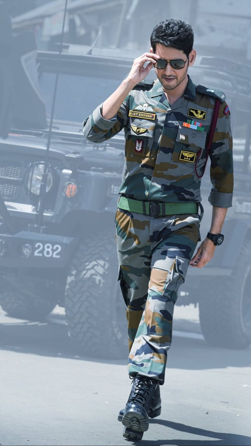 Закачете в Instagram, офицери от индийската армия HD тапет за телефон