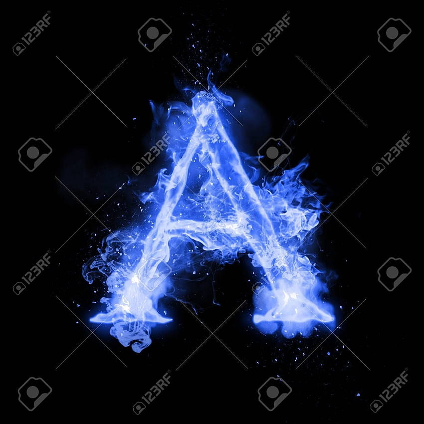 Letra azul E en llamas, v letra de fuego azul fondo de pantalla del teléfono