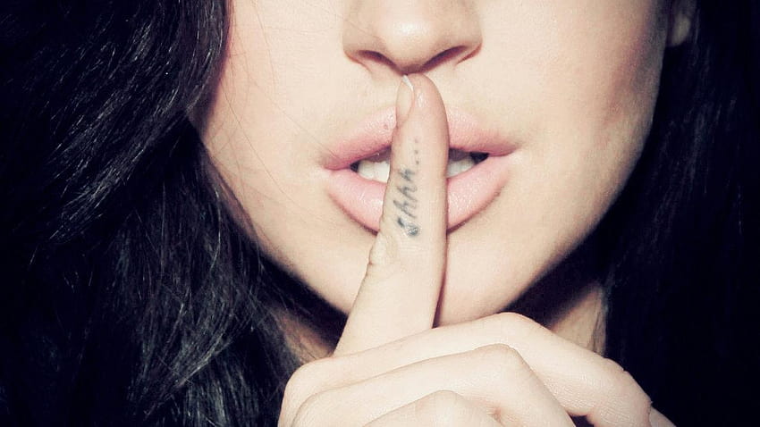 Finger Lips Sign Silence Tattoo Stock Vector (Royalty Free) 1385940653 |  Shutterstock