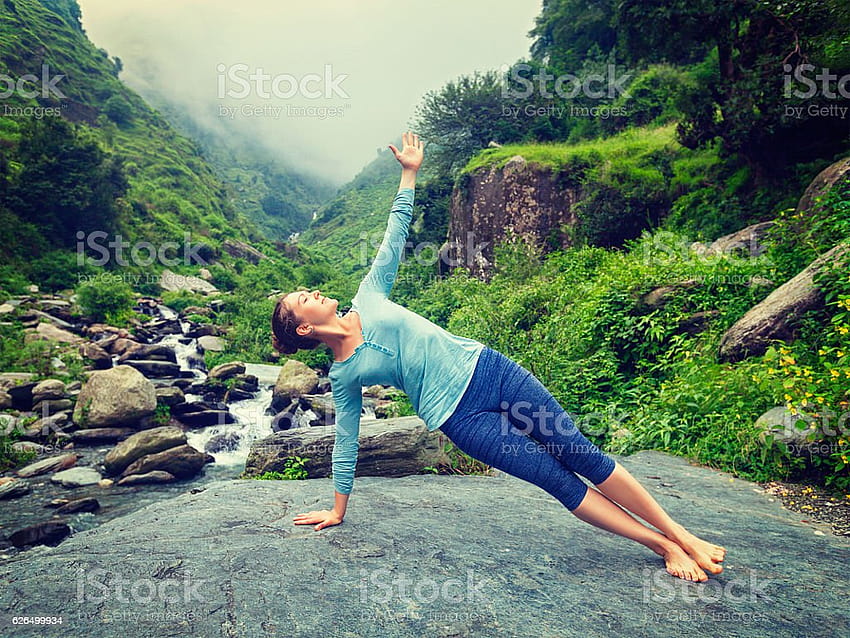Woman Doing Yoga Asana Vasisthasana Side Plank Pose Outdoors Stock HD wallpaper