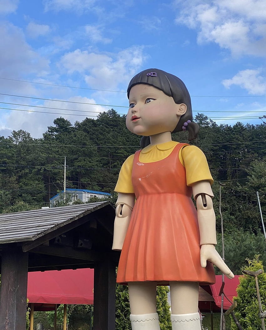 Muñeca de juego de calamar fondo de pantalla del teléfono