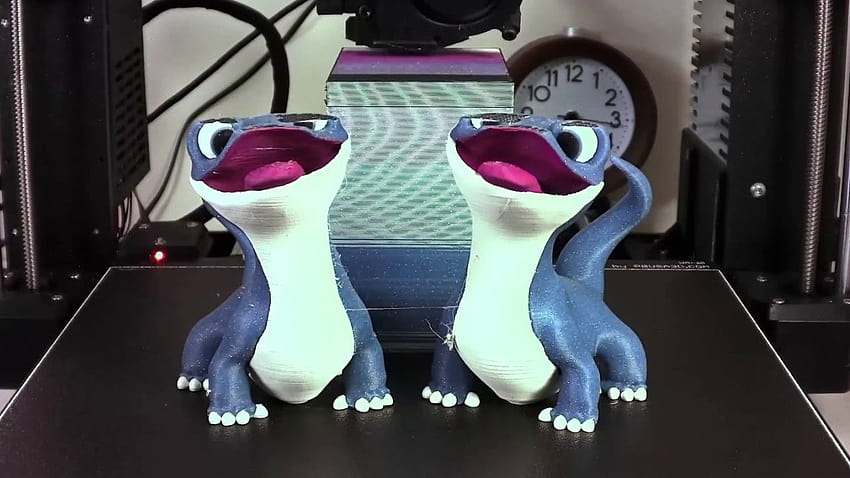 Wielokolorowy wydruk 3D poklatkowy: Bruni z Krainy Lodu 2! Tapeta HD