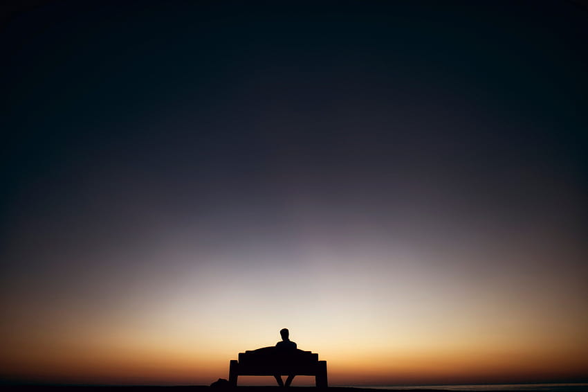 ID: 233466 / gün batımı san diego'da bankta tek başına oturan bir adamın silueti, bankta oturan adam gün batımı, tek başına oturan HD duvar kağıdı