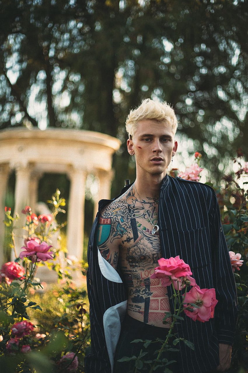 Machine Gun Kelly is Galore's first straight male cover for a, mgk suit HD phone wallpaper