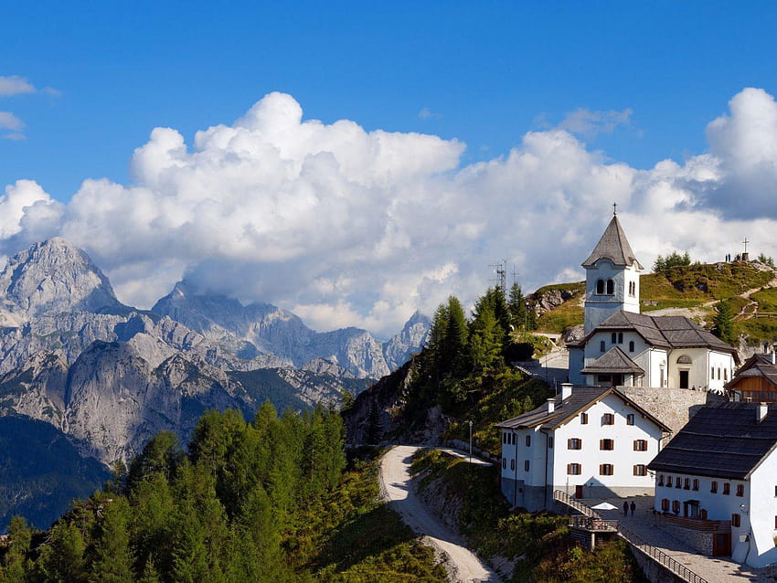 7 Most Charming Alpine Villages, little village in the alps HD wallpaper